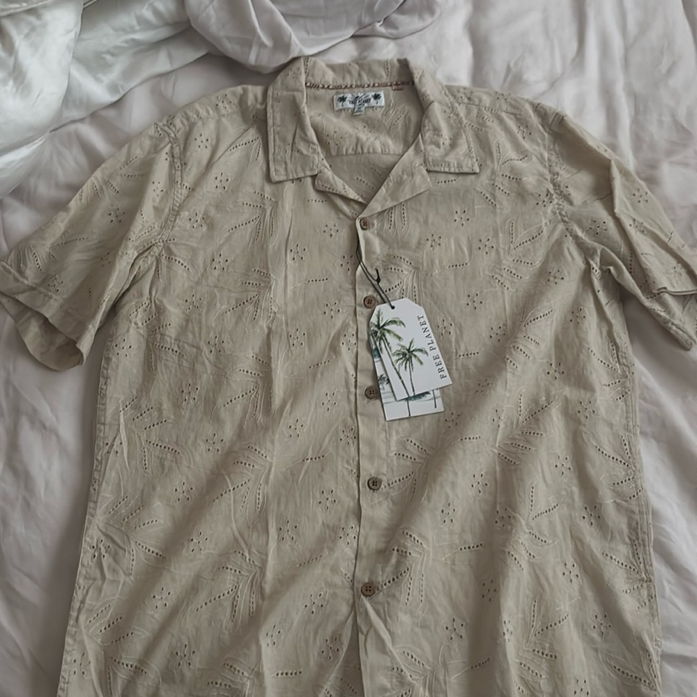 New, never worn casual shirt, Men's Xl